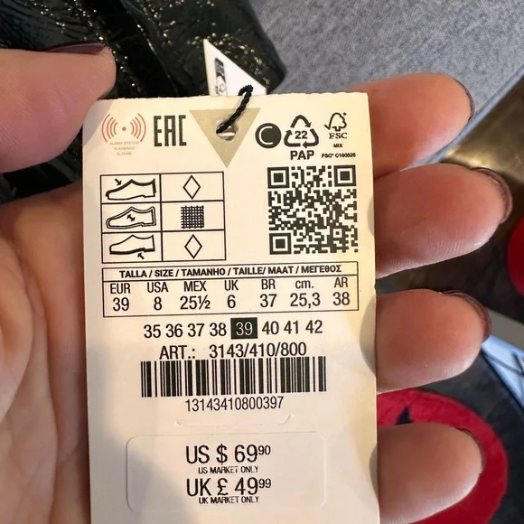 ZARA. Black Patent Leather Ankle Boots - Picture 5 of 6